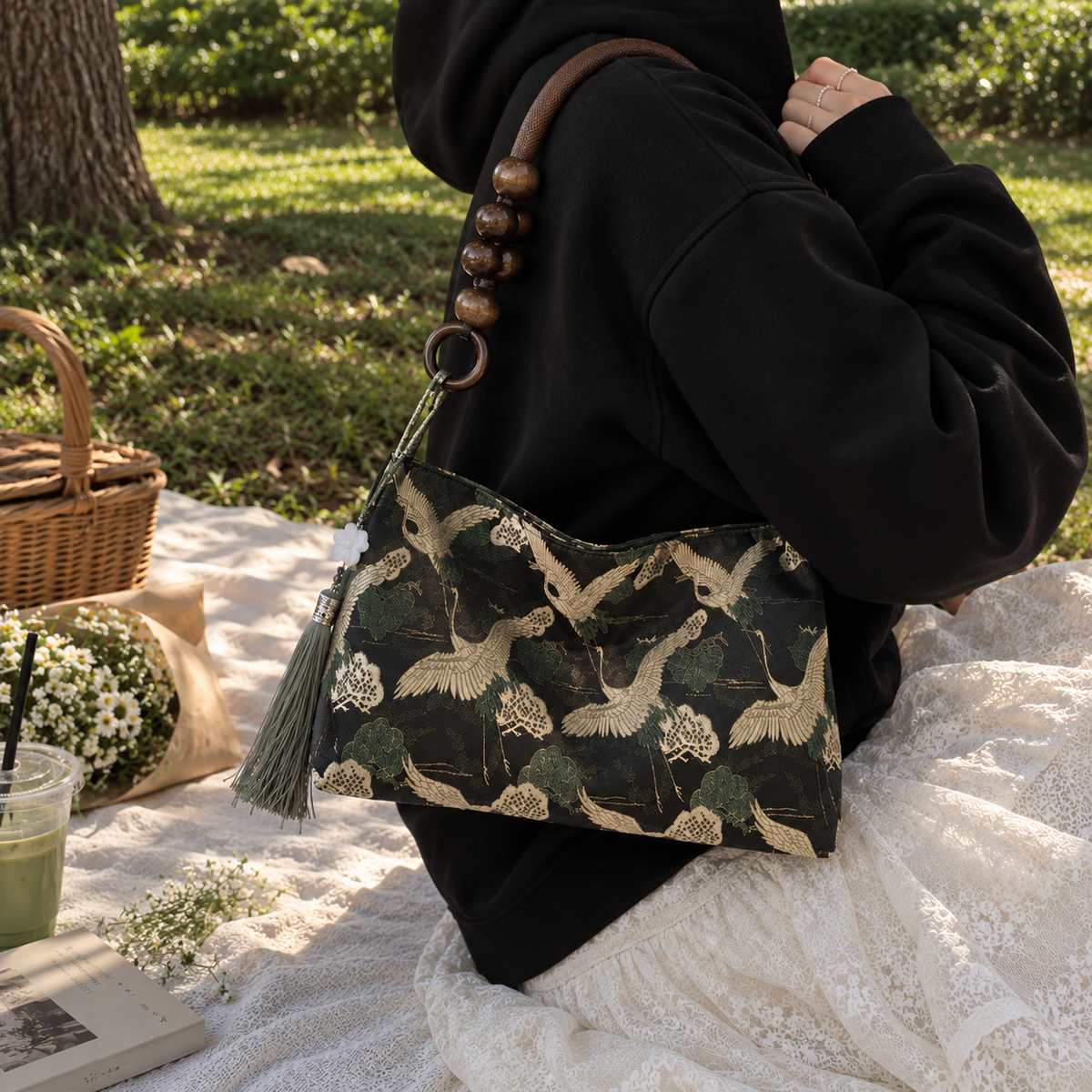 Crane print shoulder bag - Black view 14